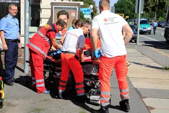 Mopedfahrer baut betrunken Unfall -