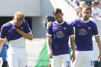 Moral gezeigt, Punkt verloren - Pascal Köpke, Christian Tiffert und Martin Toshev (von links) versuchen, den späten Gegentreffer zu verdauen.