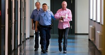 Mord oder nicht - das ist die Frage - In bislang 20 Prozesstagen versuchte das Schwurgericht am Dresdner Landgericht herauszufinden, ob Detlev G. (rechts) einen Mann ermordet hat. Morgen soll das Urteil gegen den ehemaligen LKA-Mitarbeiter fallen.