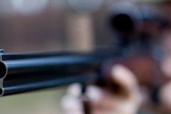 Mord vor 400 Jahren: War es das perfekte Verbrechen? - 1604 soll Hans Römer seinen eigenen Sohn erschossen haben. Der Verdacht war zuvor auf einen der Wilderei beschuldigten Landstreicher gefallen, der Römers Gewehr gefunden hatte.