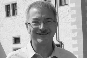Mordprozess um getöteten Herzspezialisten: Wollte er sein Geld spenden oder seiner Frau vererben? - Klaus Kleinertz soll aus Habgier getötet worden sein.