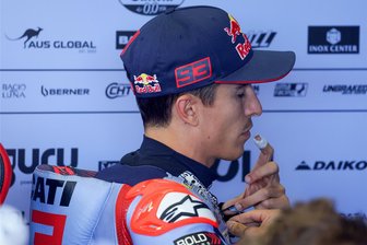 Moto-GP am Sachsenring: Marquez startet nur von Platz 13 - Jorge Martin Schnellster in der Qualifikation - Sichtlich enttäuscht: Ducati-Pilot Marc Marquez muss aus der fünften Startreihe starten.