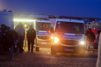 Moto-GP am Sachsenring: Polizei nachts mehrfach im Einsatz - Die Polizei war am Sachsenring mehrfach im nächtlichen Einsatz.