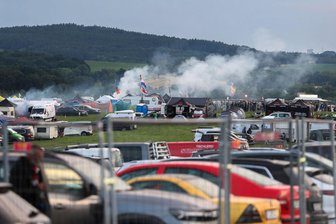 Moto-GP: Wie viel hatte die Feuerwehr zu tun? - Böllerrauch gab es auf dem Ankerberg, Feuerwehreinsätze allerdings nicht.