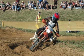 Motocross: In Reinsdorf bei Waldheim steigt das Saisonfinale der Next-Generation-Serie - Enduro-Pilot Edward Hübner aus Penig war beim Motocross in Reinsdorf im Herbst 2024 nach zehn Jahren wieder einmal dabei. Er wurde Zweiter in der MX1-Tageswertung und fährt nun um den Klassensieg.