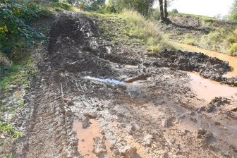 Motocross: Kurzfristige Absage in Lugau sorgt für Missmut - Tiefe Schlammlöcher: Die „Glück-Auf-Rennstrecke“ sah an manchen Stellen wenig einladend aus.