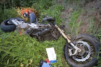 Motorradfahrer bei Kollision schwer verletzt - 