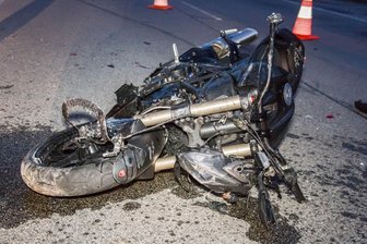 Motorradfahrer bei Unfall in Antonsthal verletzt - Der Motorradfahrer erlitt bei dem Unfall schwere Verletzungen.