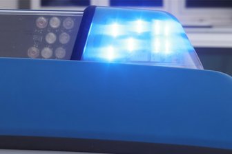 Motorradfahrer bei Unfall in Ellefeld schwer verletzt - Einen Unfall mit einem schwer verletzten Motorradfahrer hat die Polizei in Ellefeld aufgenommen.