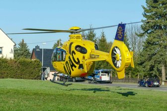 Motorradfahrer in Claußnitz schwer verletzt: Rettungshubschrauber im Einsatz - Am Freitagnachmittag kam es in Claußnitz zu einem Verkehrsunfall. Ein Rettungshubschrauber war im Einsatz.