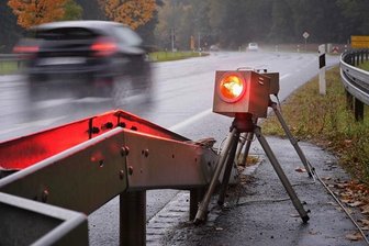 Motorradfahrer in Stollberg fast dreimal so schnell wie erlaubt -