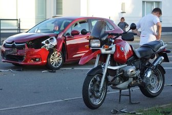 Motorradfahrer schwer verletzt - 