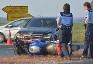 Motorradfahrer schwer verletzt -