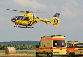 Motorradfahrer stirbt bei Unfall auf S 242 bei Berthelsdorf -