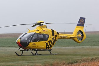 Motorradfahrerin stürzt auf Lengenfelder Straße in Zwickau: Rettungshubschrauber bringt Notarzt - Der Rettungshubschrauber war am Donnerstagmorgen in Zwickau im Einsatz.
