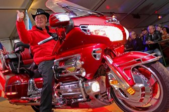 Motorradfans rücken an - 