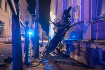 Motorradunfall in Oederan: 16-Jähriger schwer verletzt - Ein 16-jähriger Motorradfahrer ist am Montagabend bei einem Unfall in Oederan schwer verletzt worden.