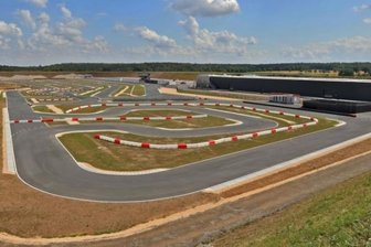 Motorsport-Arena Mülsen: Anwohner beklagen Lärm und Geruch - Glauchau war gegen den Bau der Motorsportarena.