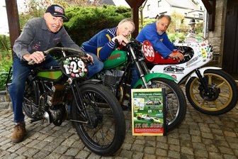 Motorsport: Countdown für Neuauflage der Zschopauer Classic läuft - Reinhart Päßler, Harry Teucher und Wolfgang Kilschautzki (von links) freuen sich auf die Zschopauer Classic.
