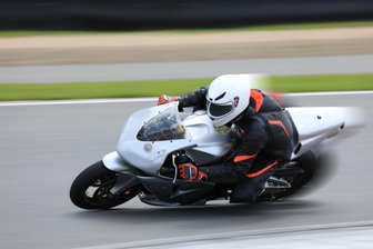 Motorsport: Junger Rebesgrüner siegt auf dem Harz-Ring - 
