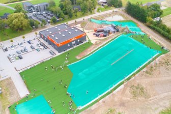 „Mr. Snow“ aus Chemnitz baut in Dänemark Europas größte Textilschnee-Anlage - Die neue „MR.SNOW 360°“-Arena in Dänemark von oben.