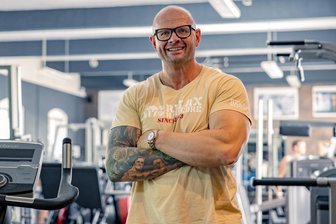 Muckibuden auf Kollisionskurs: Erzgebirgischer Studio-Inhaber keilt gegen Kette - Alexander Mende, der Inhaber des „Relax Fitnessstudios“, will sich, wie er sagt, nichts kaputtmachen lassen.