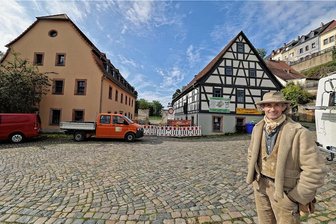 Mühlenareal in Waldenburg: Diskussion mit Verein "Sophiengrund" im Stadtrat - Ronny Hammer vor den Fachwerkhäusern in der Mittelstadt.