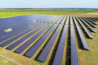 Mühlentaler Ratsmehrheit für Fotovoltaikpark Tirschendorf - Ein Fotovoltaikpark mit 14 Hektar Fläche soll südöstlich von Tirschendorf und südwestlich von Willitzgrün entstehen. Geplant wird er von der Firma Innovar Solar aus Meppen. Der Gemeinderat Mühlental hat der Einleitung eines Bebauungsplanvorhabens zugestimmt.