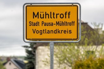 Mühltroff: Polizist bedroht Frau und erschießt sich danach selbst - Die (bis zur Eingemeindung) kleinste Stadt des Vogtlandkreises ist über Pfingsten Schauplatz eines blutigen Dramas geworden, das einige Rätsel aufgibt.