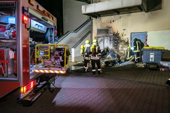Müllcontainer brennen in Schneeberg - 