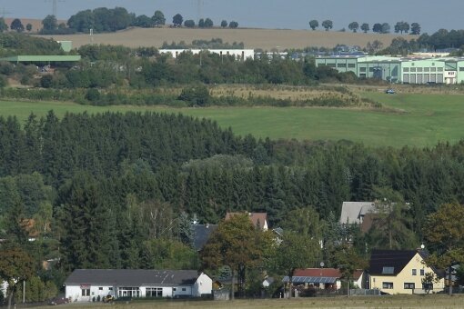 Müllkraftwerk in Oelsnitz geplant - Die Müllverwertungsanlage im Oelsnitzer Industriegebiet Johannisberg liegt nicht weit von den nächsten Häusern entfernt.