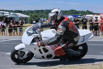 Mülsener zollt verstorbenem Kollegen Respekt - Ronald Neef war selbst beim Classic-Grand-Prix dabei. Den nach einem Unfall verstorbenen Wolfram Trabitzsch kannte er persönlich. 