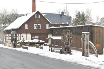 Mulda: 2023 gibt es wieder einen lebendigen Adventskalender - Der Auftakt des lebendigen Adventskalenders findet am 1. Dezember ab 18 Uhr in der Brettmühle Mulda statt.