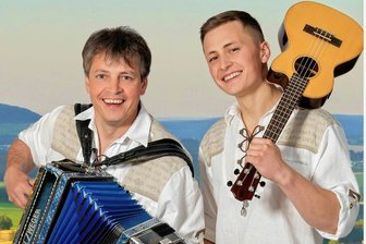 Mulda: De Hutzenbossen geben am Muttertag Konzert - De Hutzenbossen - Andreas und sein Sohn Jonas Thiede - treten am Sonntagnachmittag in Mulda auf.