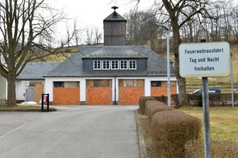 Mulda: Umbau des Feuerwehrgerätehauses im Zeitplan - Das Gerätehaus der Freiwilligen Feuerwehr Mulda wird derzeit umgebaut und saniert.