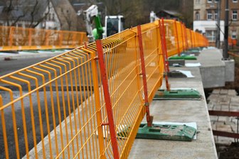 Muldenbrücke in Lunzenau: Was noch getan werden muss, bevor der Verkehr wieder rollen kann - Die Muldenbrücke in Lunzenau vor wenigen Tagen. Bis sie freigegeben werden kann, sind noch einige Arbeiten nötig.