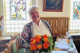 Multitalent aus dem Elsterberger Rathaus verabschiedet sich in den Ruhestand - Ute Trommer bei ihrer letzten Stadtratssitzung in Elsterberg. Sie geht im Juni in den Ruhestand. 