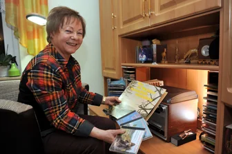 Gerda Agten steht seit Jahrzehnten als Sängerin mit dem Erzgebirgsensemble Aue auf der Bühne.