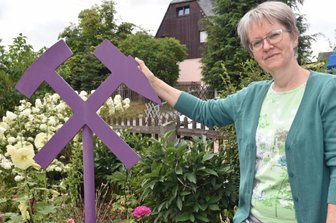 Mundartwort 2022: "Mir wär's lieber, wenn Sie Sommerwürml sogn täten" - Die Crottendorferin Monika Tietze zählt zu den beachteten MundartautorInnen des Erzgebirges, ihre Themen sind die Lebensart der Einheimischen, Naturerlebnisse und Dorfgeschichte.