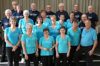 Mundharmonika: So starten die Klingenthaler ins Jubiläumsjahr - Die Klingenthaler Mundharmonika-Uhus beteiligten sich am Mundharmonika-Festival in Slowenien.