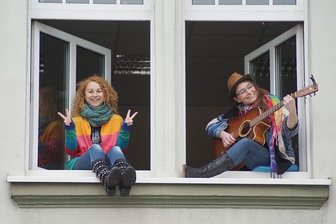 Murmelmädchen machen musikalisch Mut - Das Kirchberger Duo "Murmelmädchen".