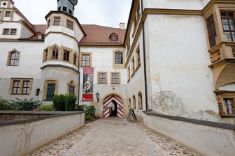Museum in Glauchau bleibt drei Tage geschlossen - Im Durchgang zwischen den Schlössern geht es ins Museum.