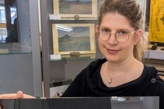 Museum zeigt Bilder aus der Zeit der Lockdowns - Katharina Tiede stellt ihre Werke im Zöblitzer Museum aus. 