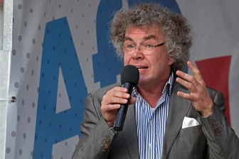 „Musik als Brücke“: Zwickauer AfD-Abgeordneter Moosdorf wird Honorarprofessor in Russland - Hat jetzt einen Nebenjob in Moskau: Matthias Moosdorf bei einem früheren Wahlkampfauftritt in Zwickau.