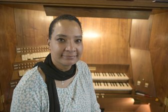 Musik-Erlös in Bad Elster fließt in Finanzierung der Konzertsaison - Kantorinn Corinna Gruschwitz leitet das Vokalensemble Sine nomine, das am 6. Januar in Bad Elster auftritt.