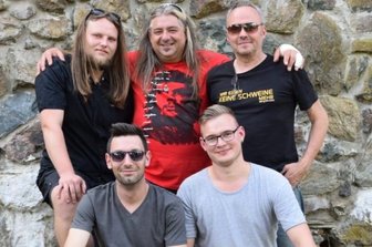 Musik gibt es häppchenweise - Die Band Lohberg hat sich nach der coronabedingten Zwangspause zurückgemeldet. Die Musik gibt es zunächst im Internet. 