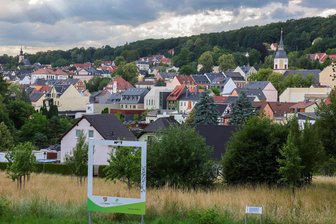 Musik von Sigfrid Karg-Elert und Louis Vierne bei der „Nacht der offenen Kirchen“ in Westsachsen - In St. Trinitatis (rechts) und St. Christophori (links hinten) erklingen die Orgeln.