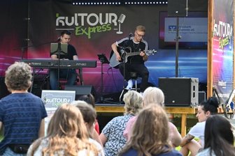 Musikalisch und temporeich für Schüler in Limbach-Oberfrohna unterwegs - Ludwig Meier und Max Straube