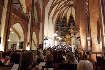 Musikalischer Start ins Hochschul-Jubiläum in Mittweida - Mehrere hundert Besucher verfolgen am heutigen Abend das Gospel-Konzert "Gesungene Vielfalt" des Concordia Concert Choir aus Edmonton und der Mittweidaer Gruppe "Vielstimmig".