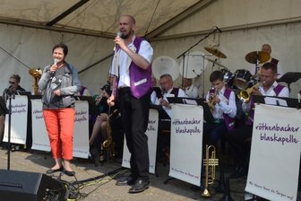 Musikanten spielen auf der Schlossinsel -